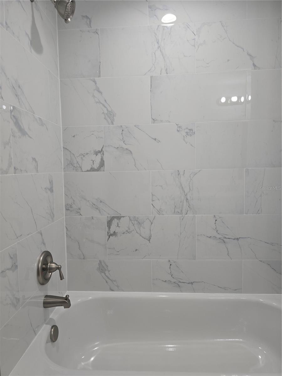 1005 N PARK RD, PLANT CITY, FL, 33563