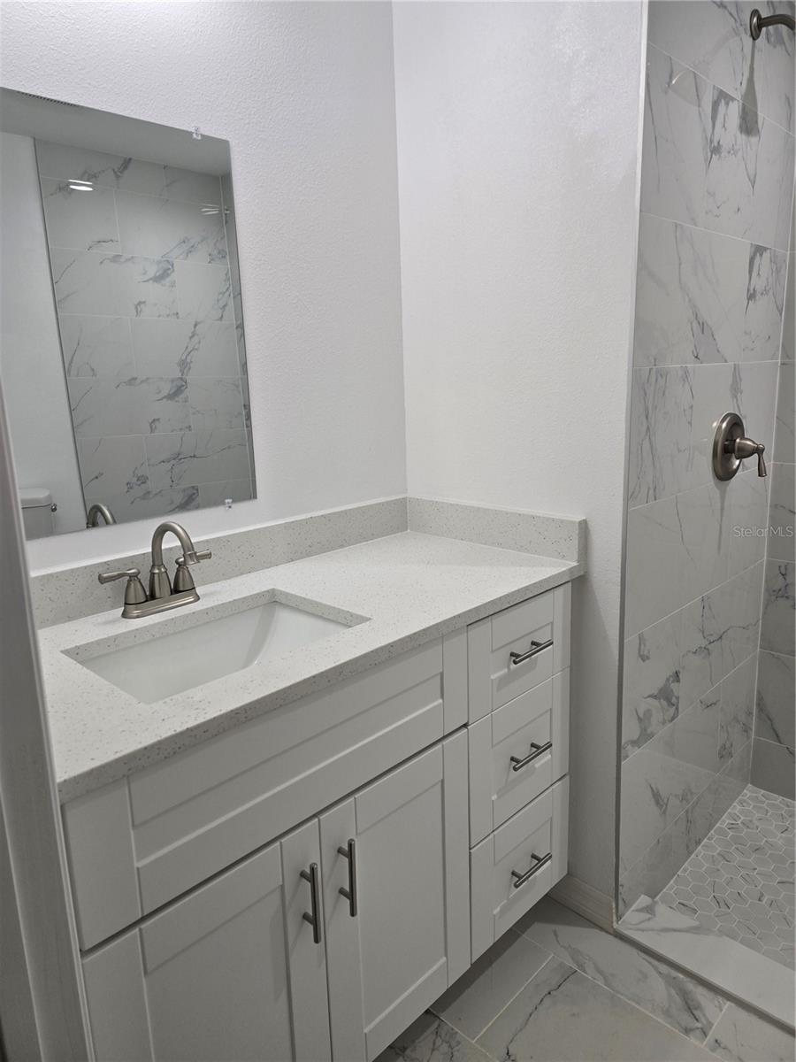 1005 N PARK RD, PLANT CITY, FL, 33563