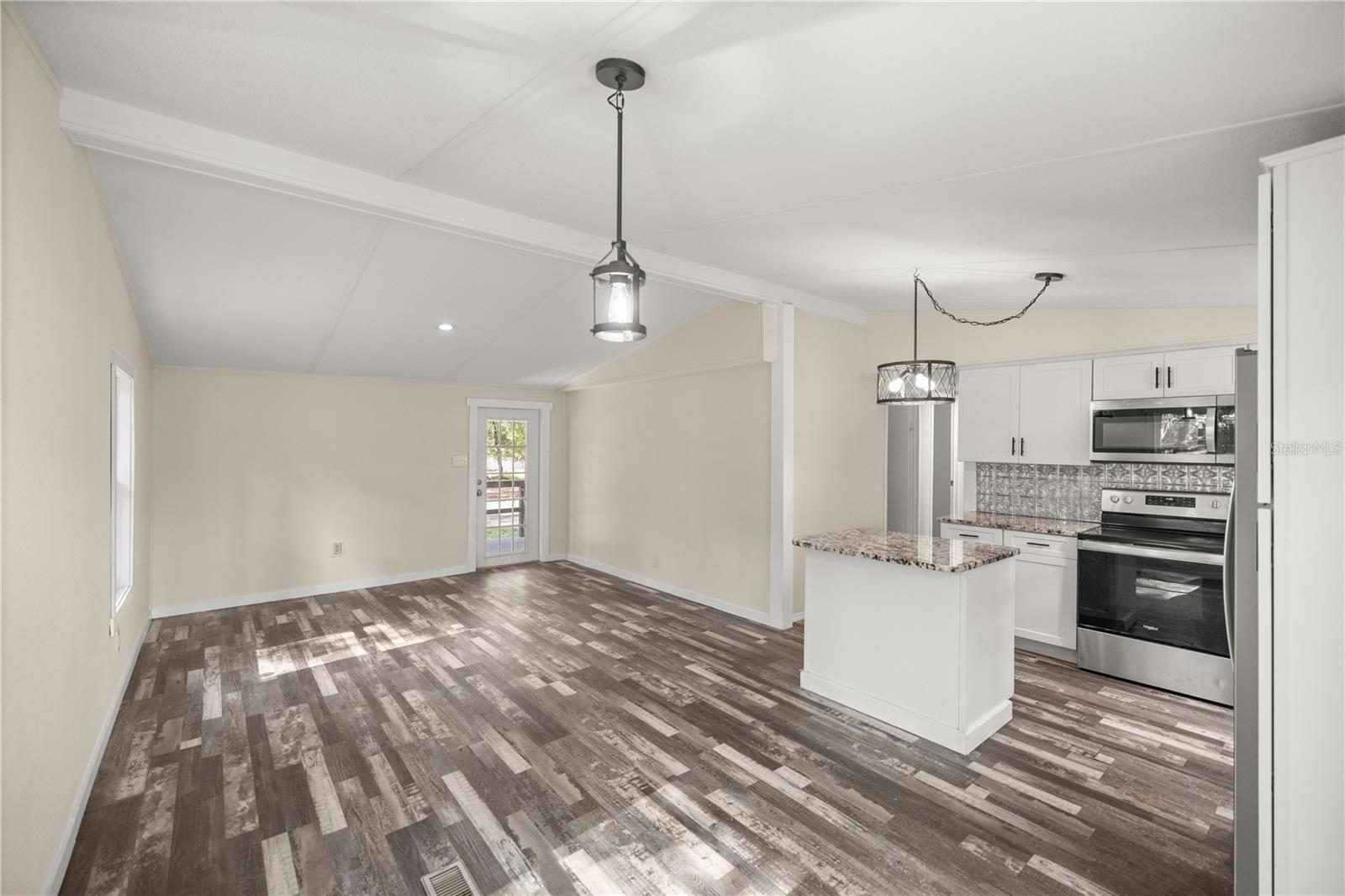 8328 SE 180TH AVENUE RD, OCKLAWAHA, FL, 32179
