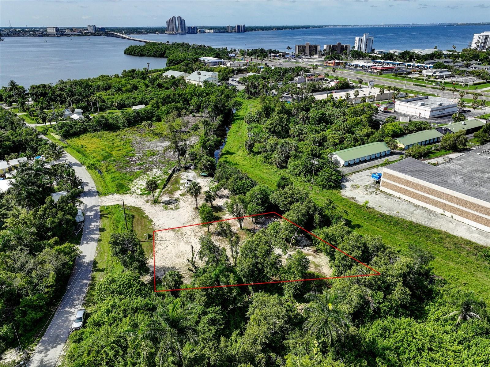 1113 RIVER RD, NORTH FORT MYERS, FL, 33903