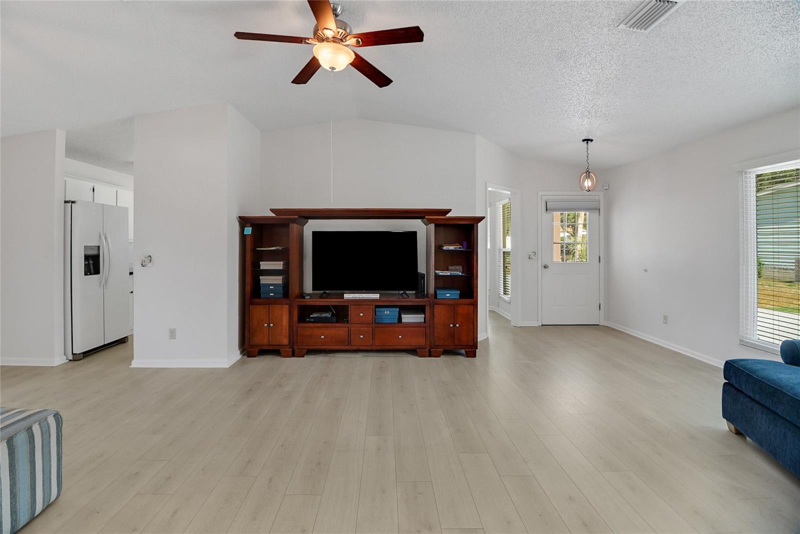1104 PARADISE DR, THE VILLAGES, FL, 32159