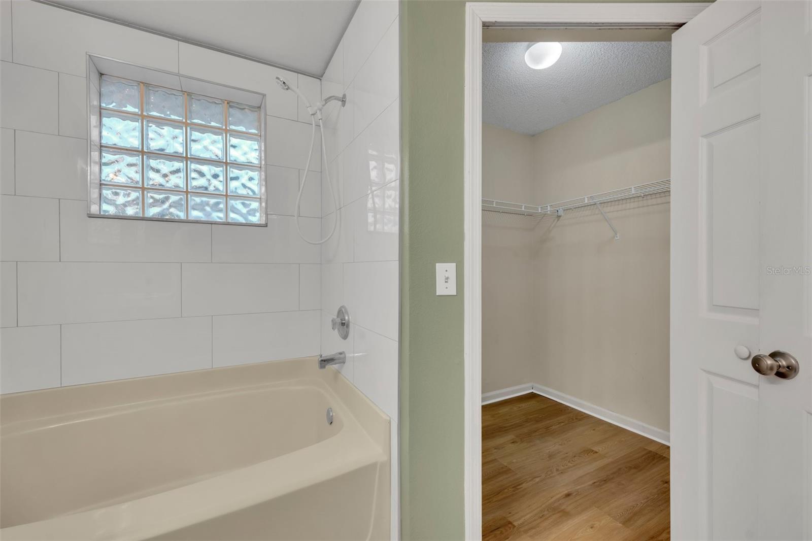 2519 WOODS EDGE CIR, ORLANDO, FL, 32817