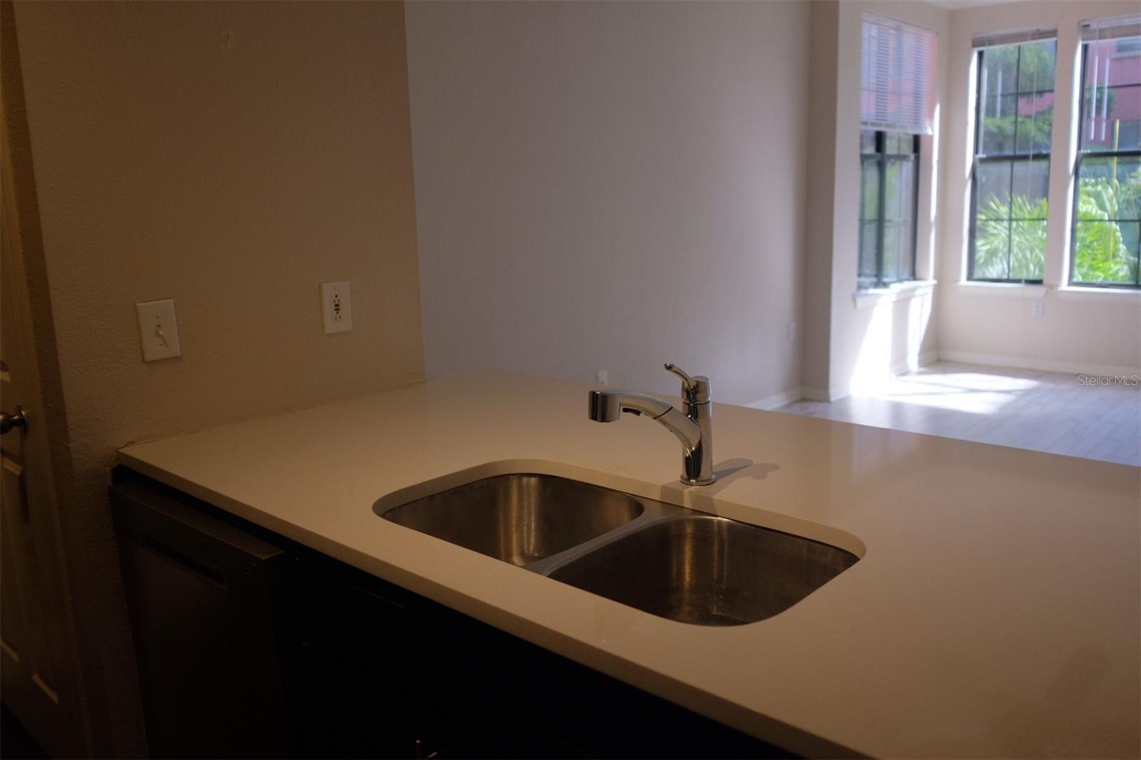 911 N ORANGE AVE #335, ORLANDO, FL, 32801