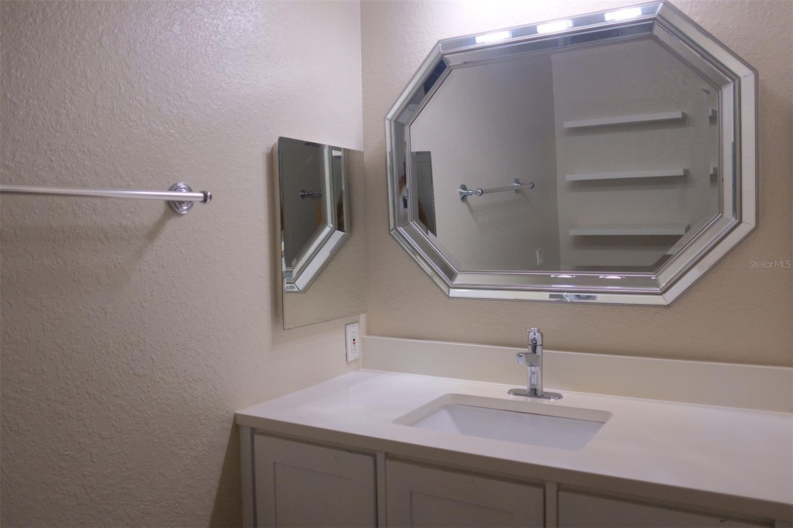 911 N ORANGE AVE #335, ORLANDO, FL, 32801