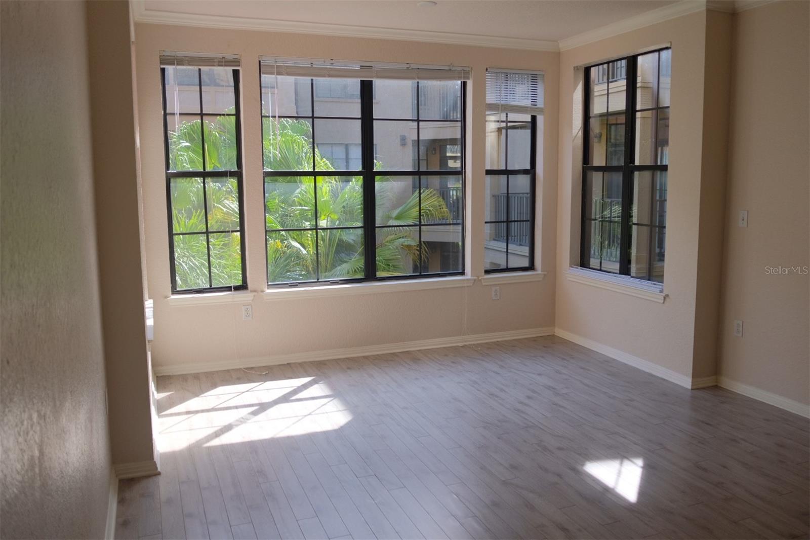 911 N ORANGE AVE #335, ORLANDO, FL, 32801