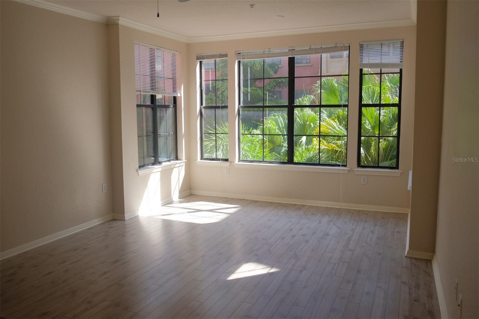 911 N ORANGE AVE #335, ORLANDO, FL, 32801