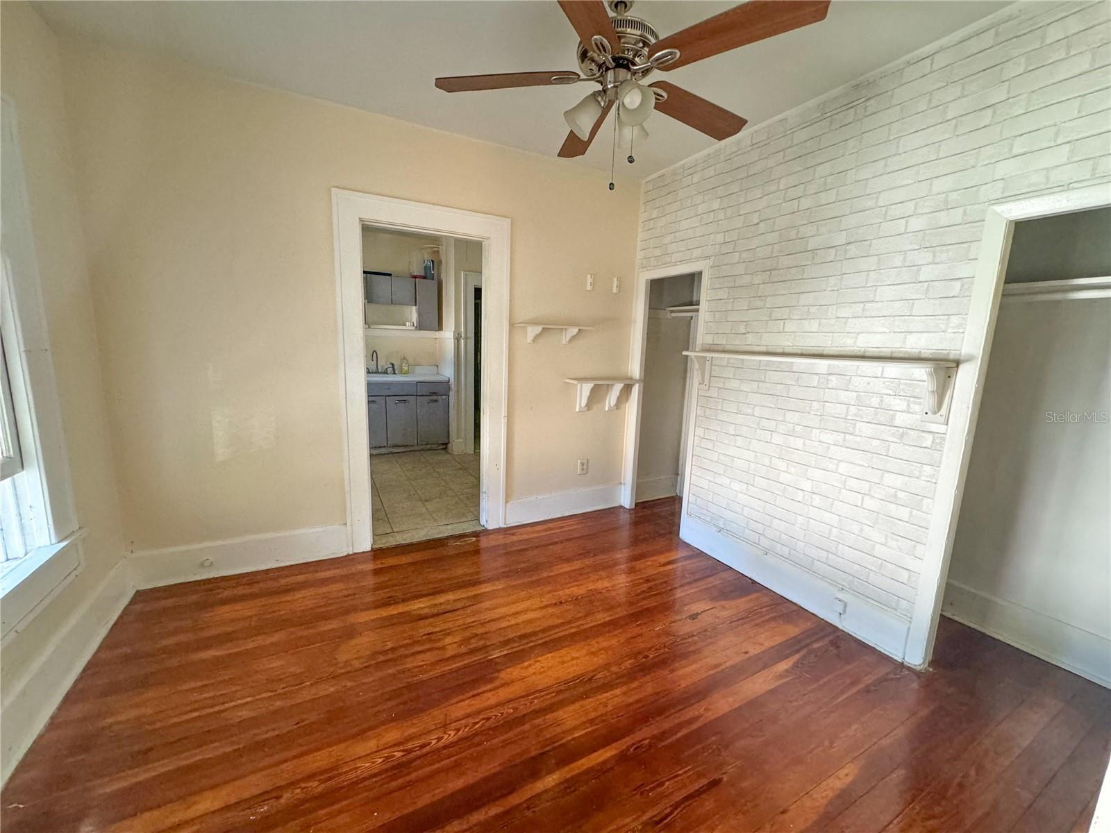 421 10TH AVE N, ST PETERSBURG, FL, 33701