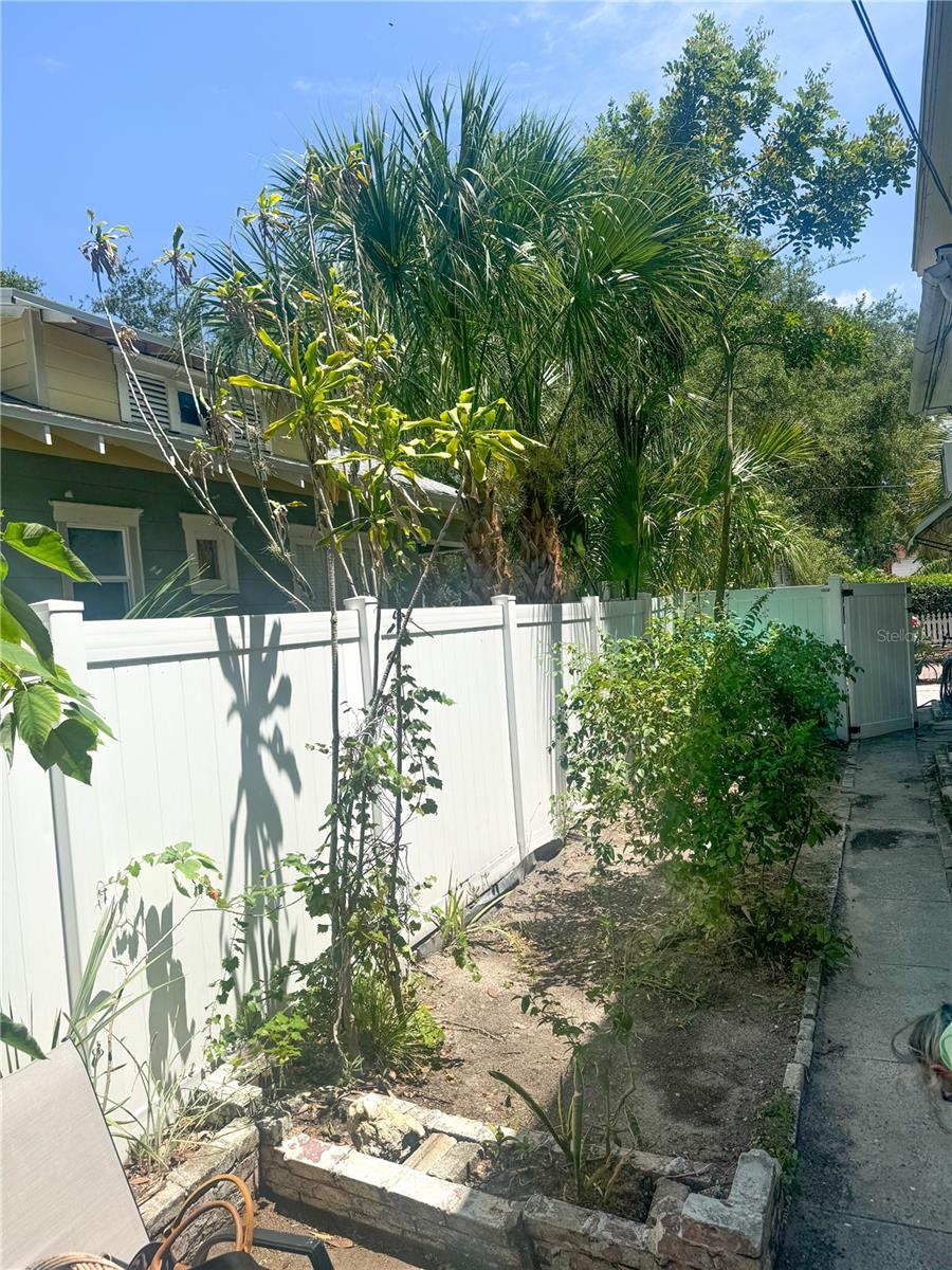 421 10TH AVE N, ST PETERSBURG, FL, 33701