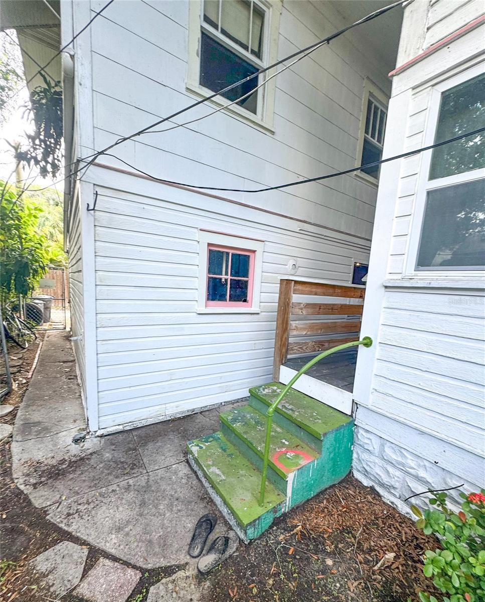 421 10TH AVE N, ST PETERSBURG, FL, 33701