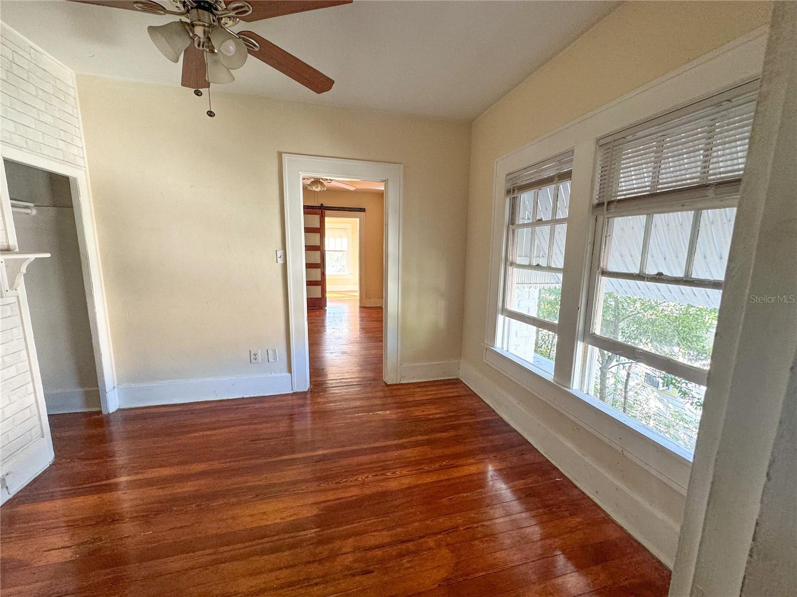 421 10TH AVE N, ST PETERSBURG, FL, 33701