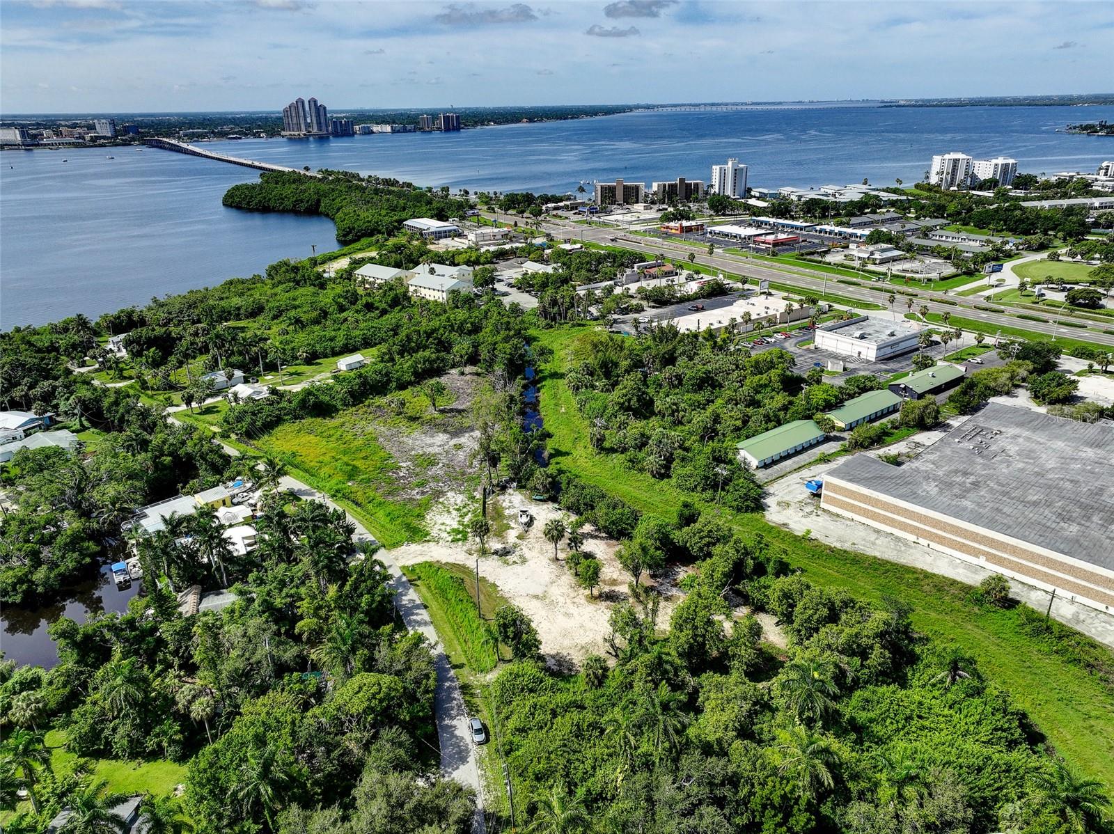 1107 RIVER RD, NORTH FORT MYERS, FL, 33903