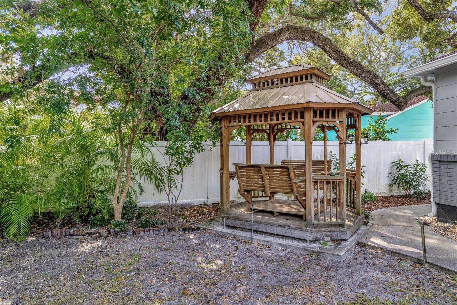 3002 W ALLINE AVE, TAMPA, FL, 33611