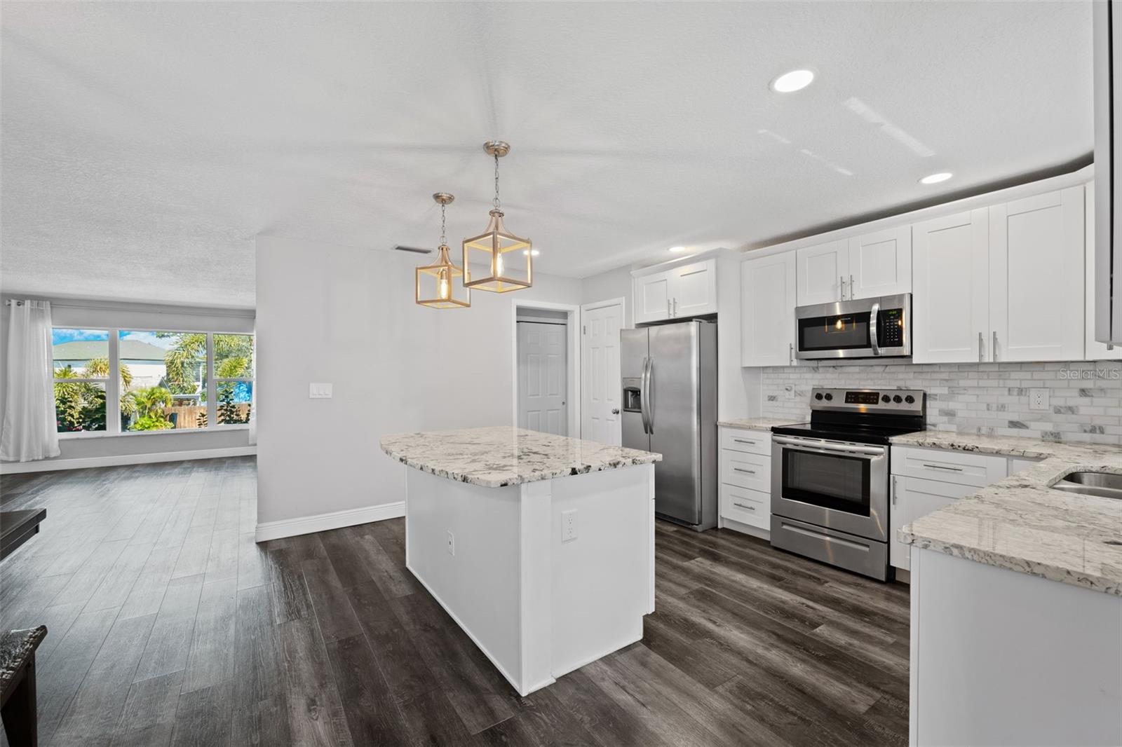 1247 HOLIDAY DR, TARPON SPRINGS, FL, 34689