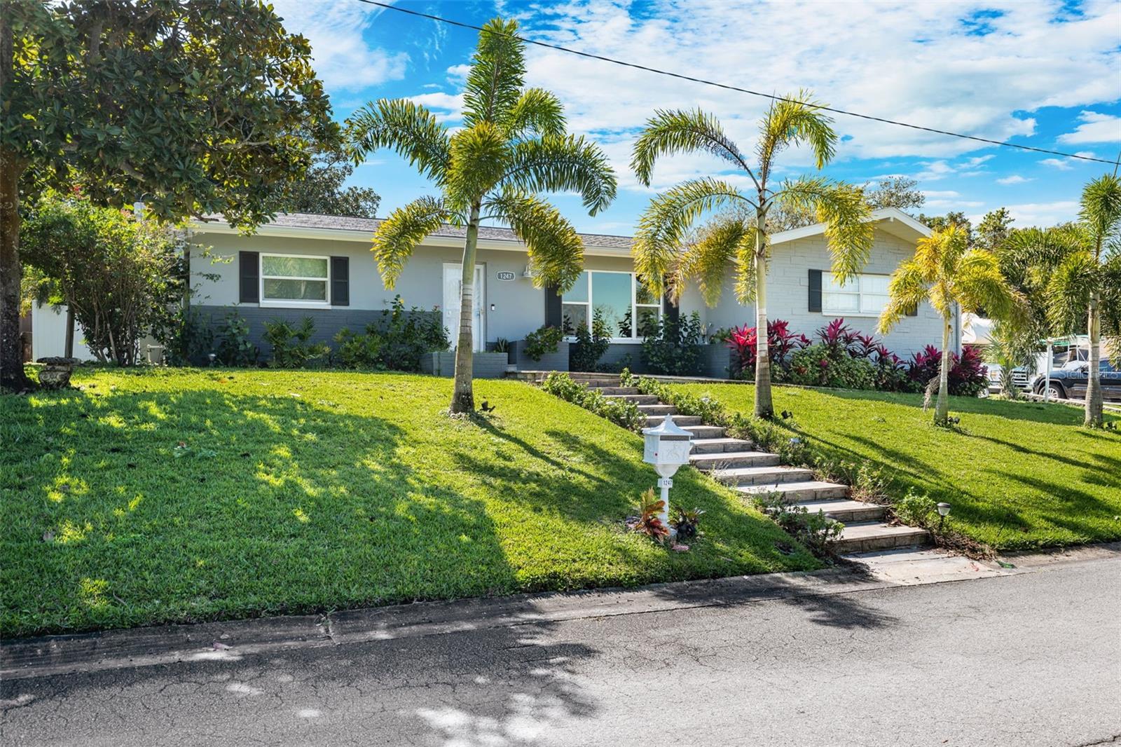 1247 HOLIDAY DR, TARPON SPRINGS, FL, 34689