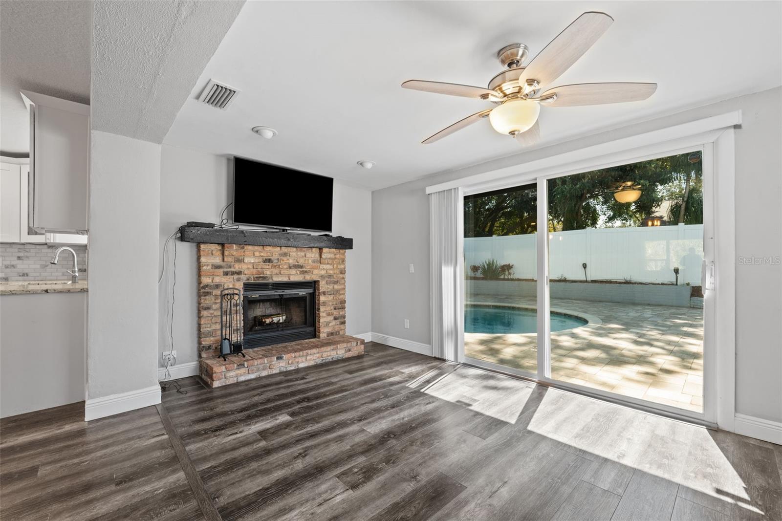 1247 HOLIDAY DR, TARPON SPRINGS, FL, 34689