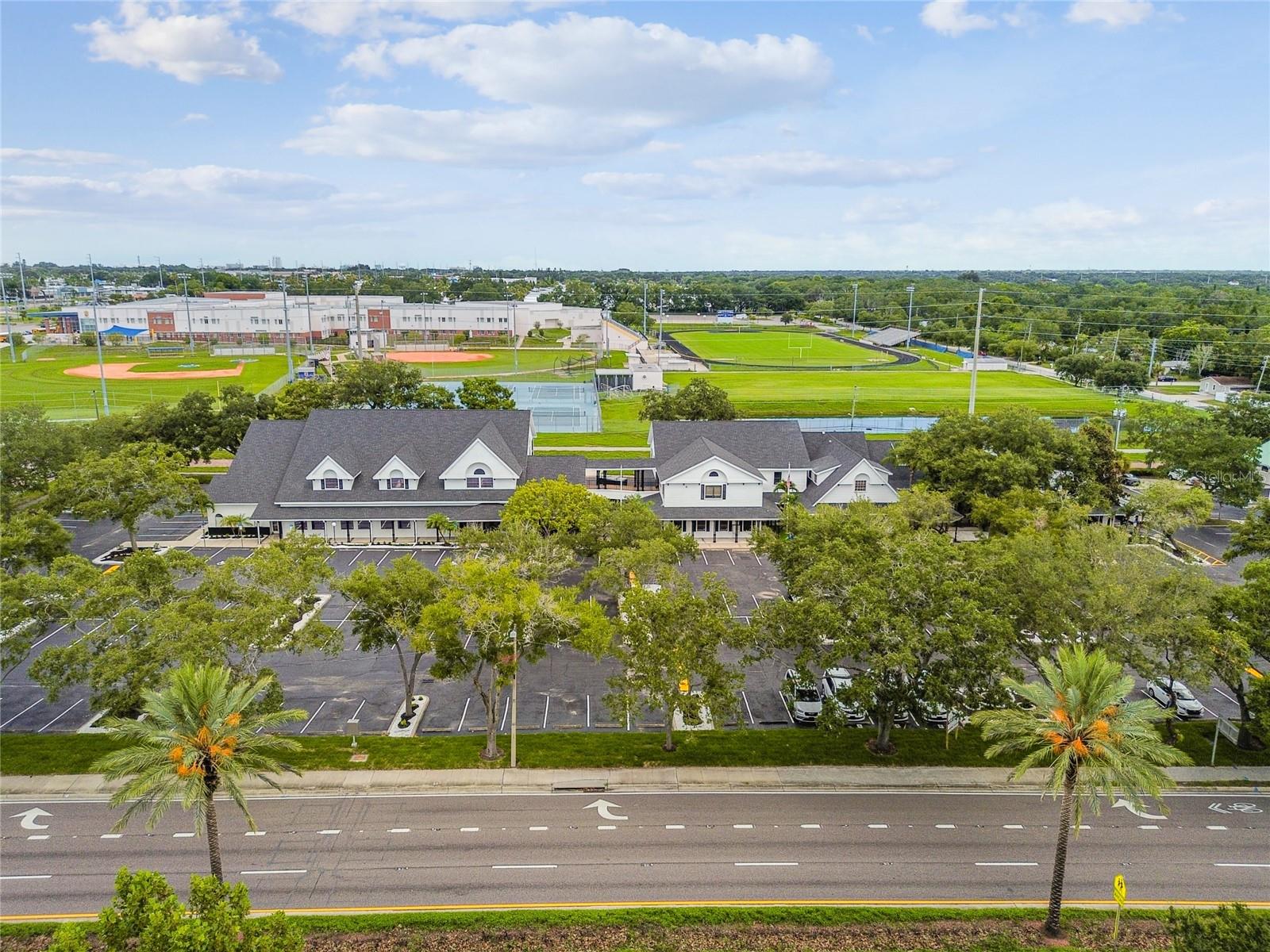 300 E BAY DR, LARGO, FL, 33770
