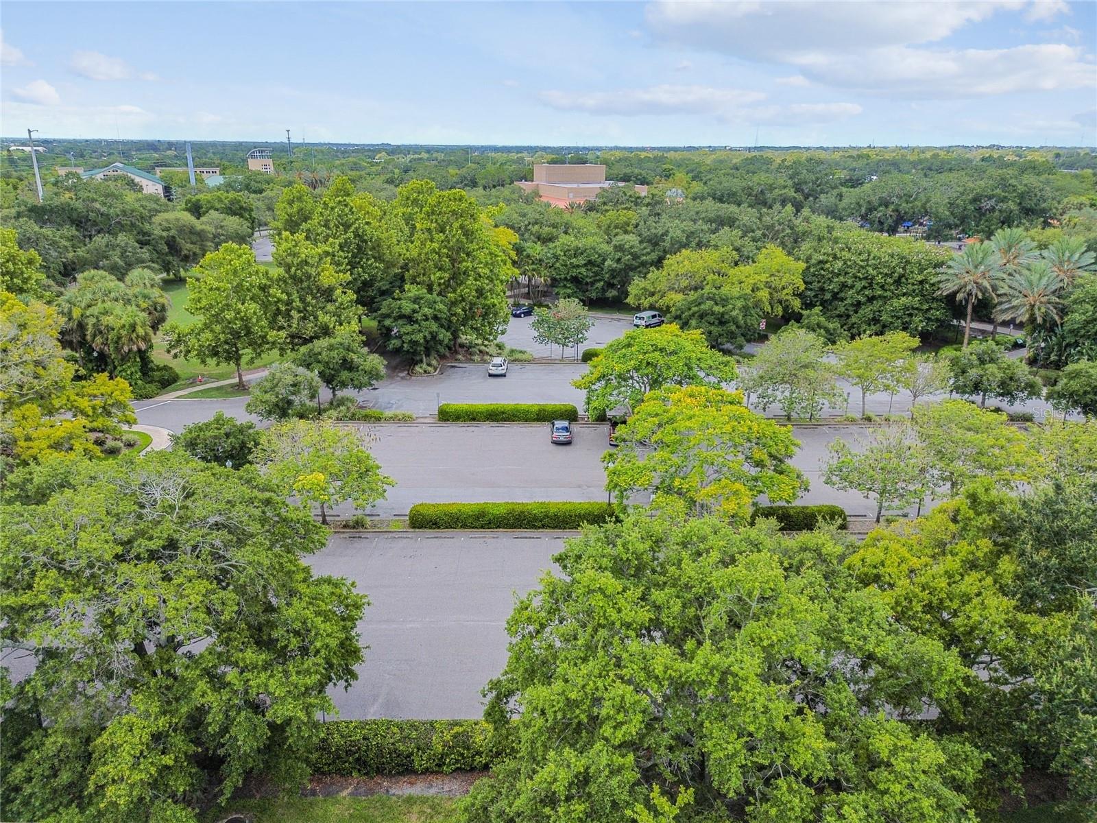300 E BAY DR, LARGO, FL, 33770
