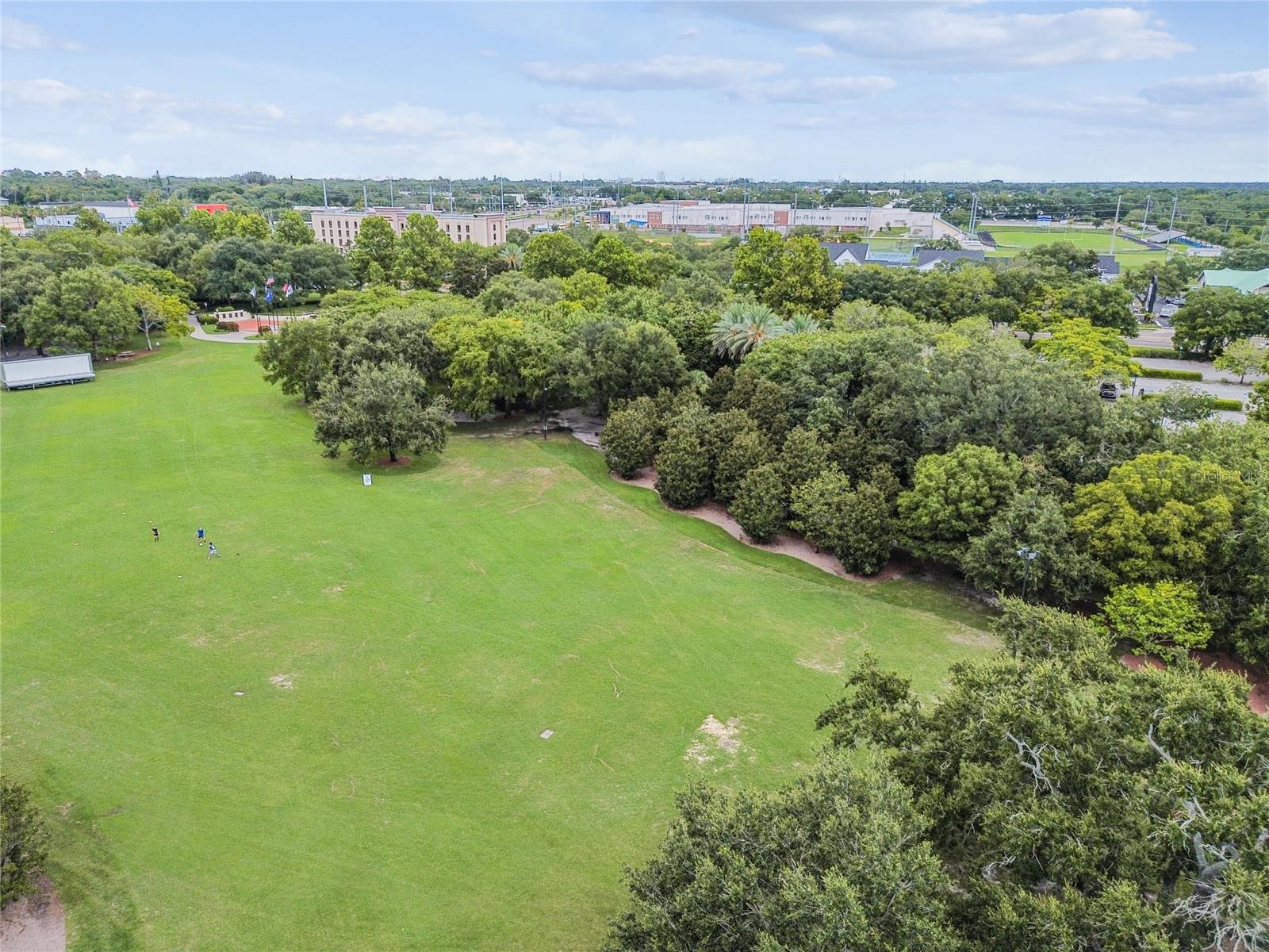 300 E BAY DR, LARGO, FL, 33770
