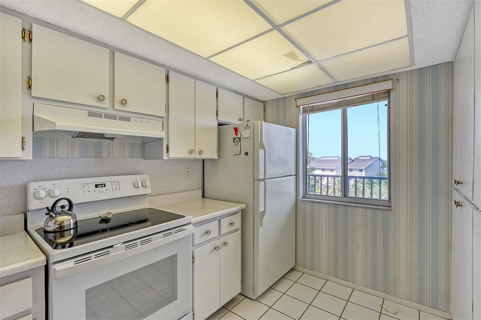 8911 MIDNIGHT PASS RD #410, SARASOTA, FL, 34242