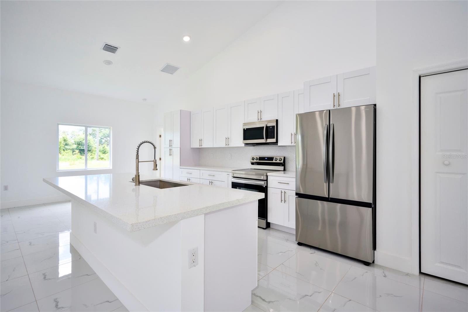 7811 RED GRANGE BLVD, INDIAN LAKE ESTATES, FL, 33855