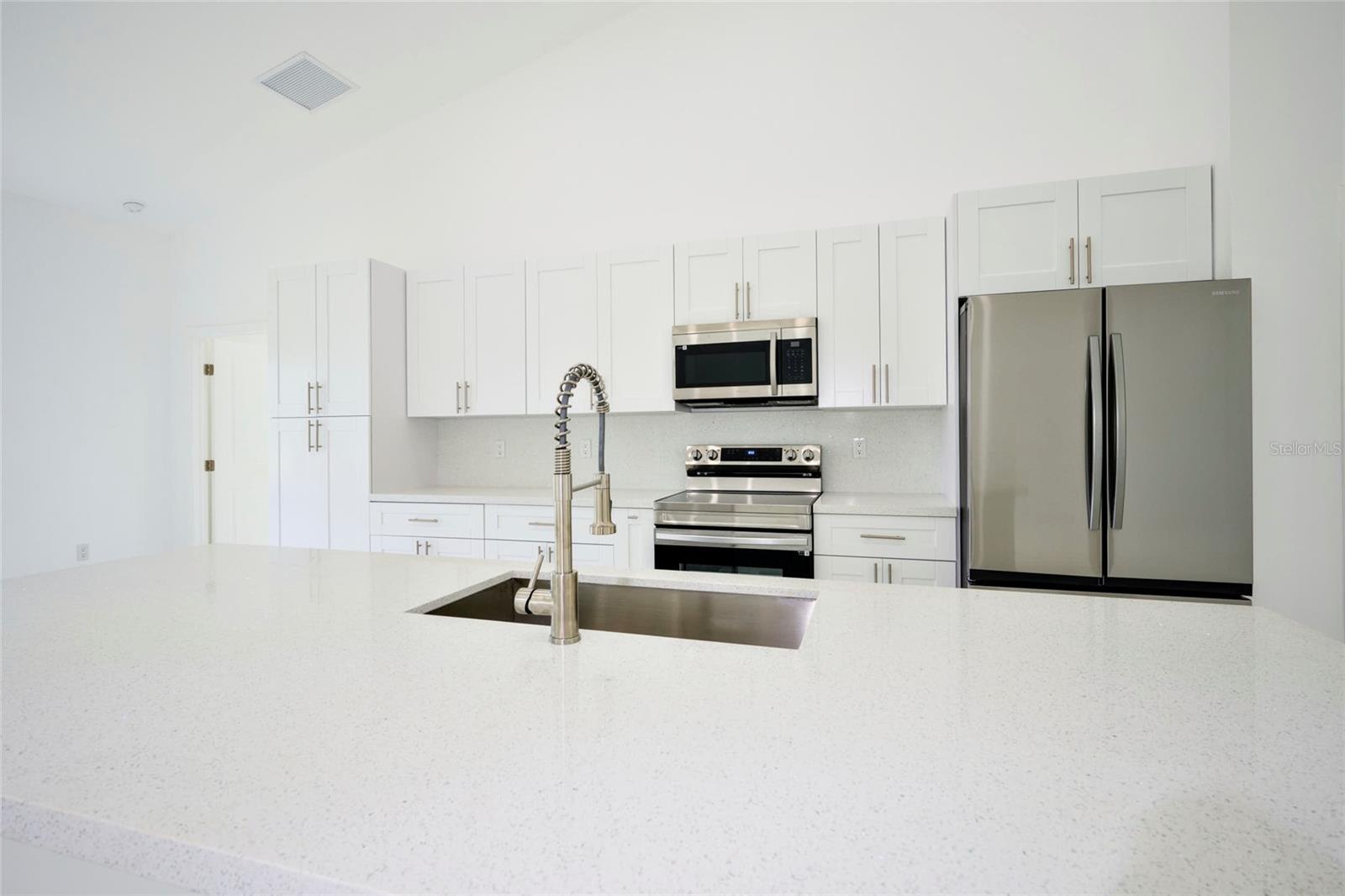 7811 RED GRANGE BLVD, INDIAN LAKE ESTATES, FL, 33855