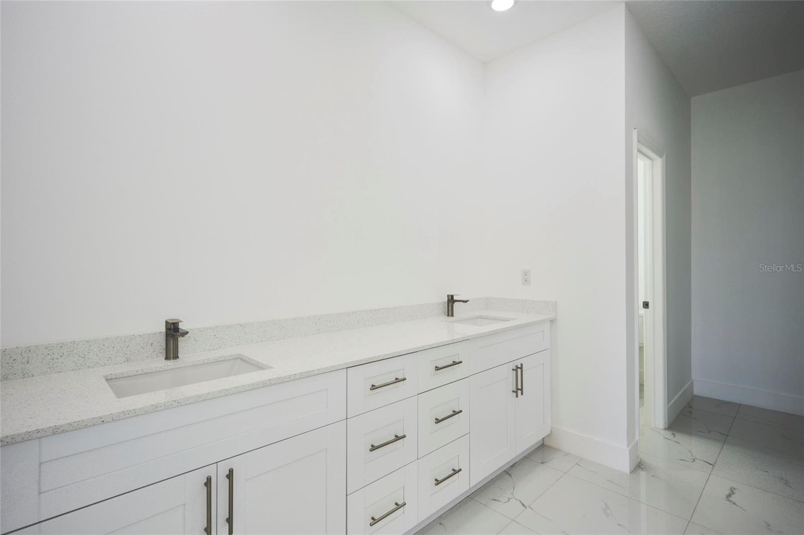 7811 RED GRANGE BLVD, INDIAN LAKE ESTATES, FL, 33855