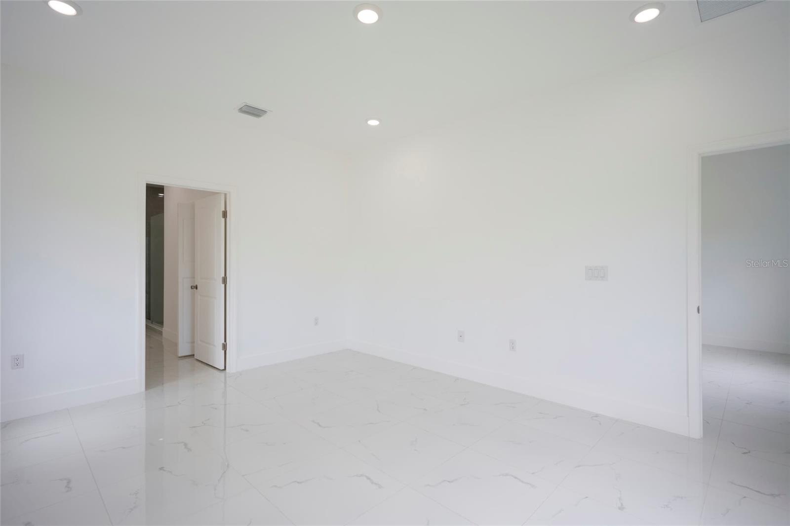 7811 RED GRANGE BLVD, INDIAN LAKE ESTATES, FL, 33855