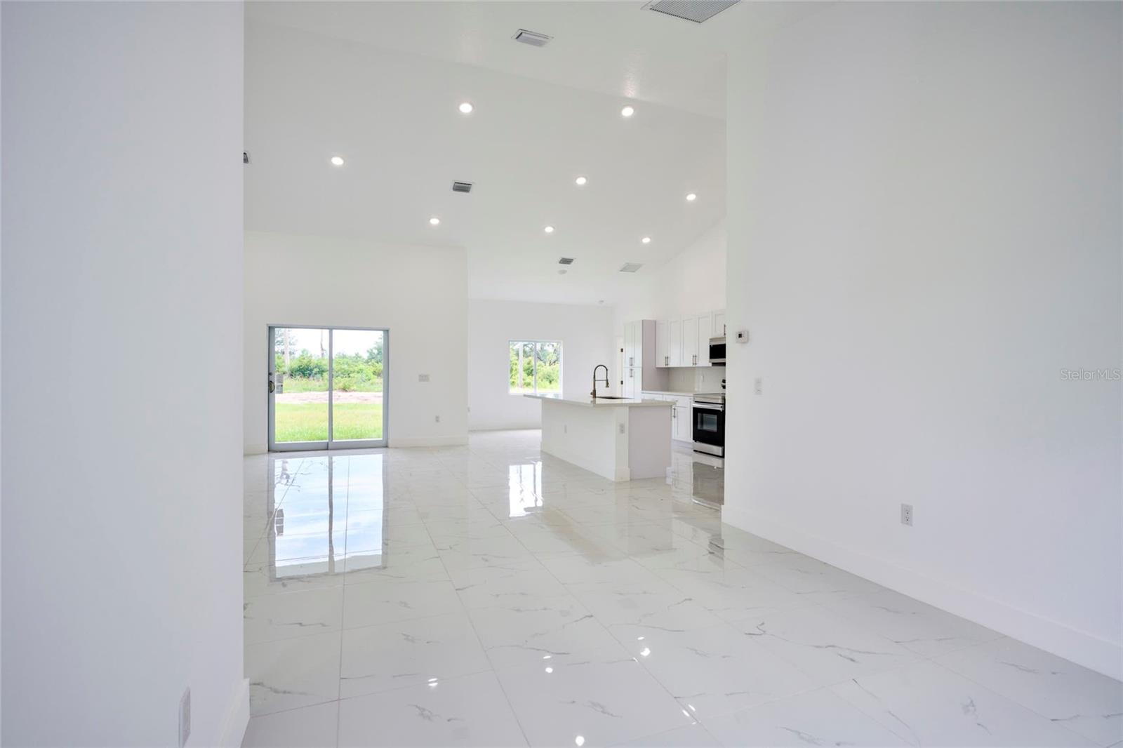7811 RED GRANGE BLVD, INDIAN LAKE ESTATES, FL, 33855