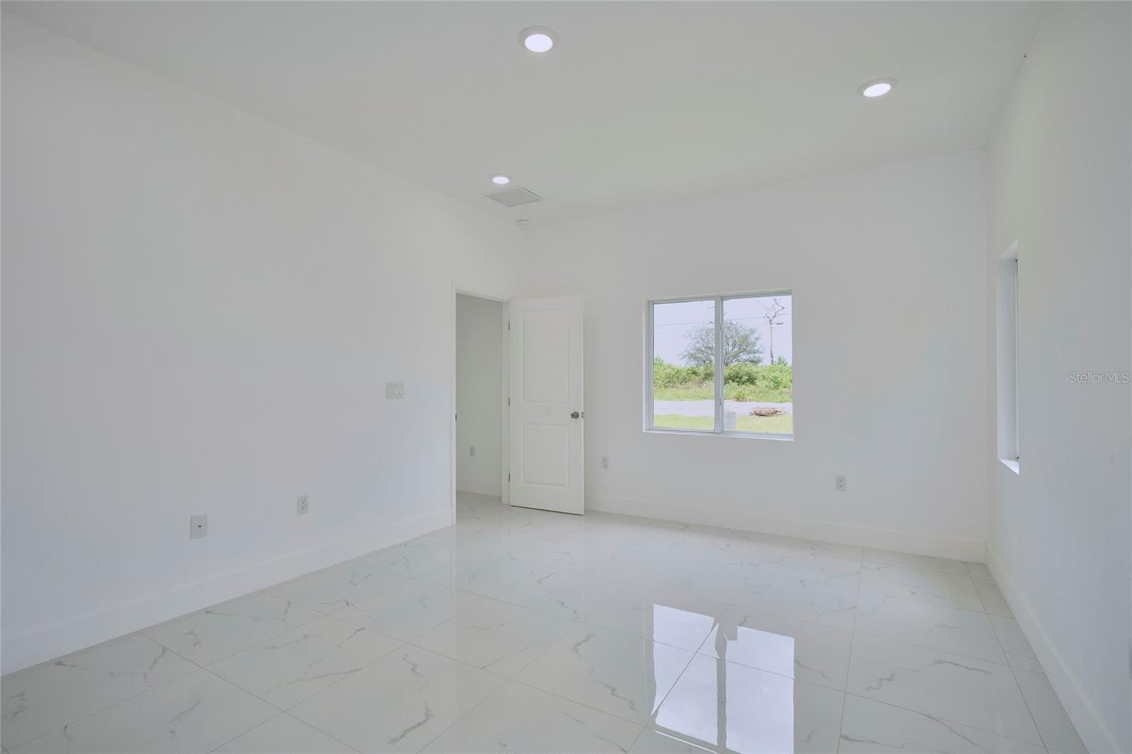 7811 RED GRANGE BLVD, INDIAN LAKE ESTATES, FL, 33855