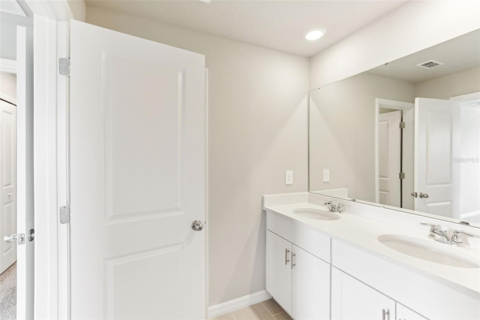 7628 INTREPID RD, WESLEY CHAPEL, FL, 33545