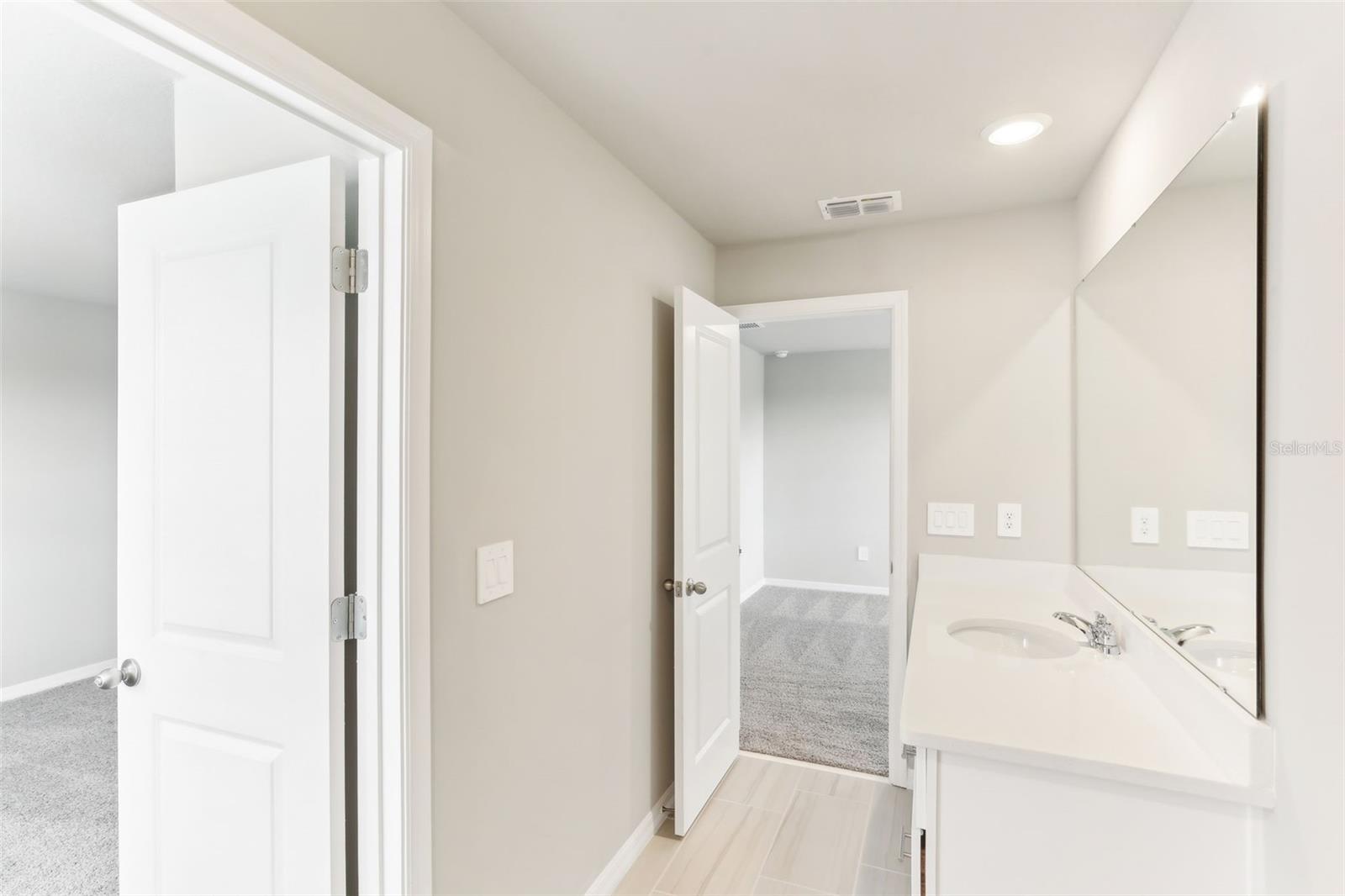 7628 INTREPID RD, WESLEY CHAPEL, FL, 33545