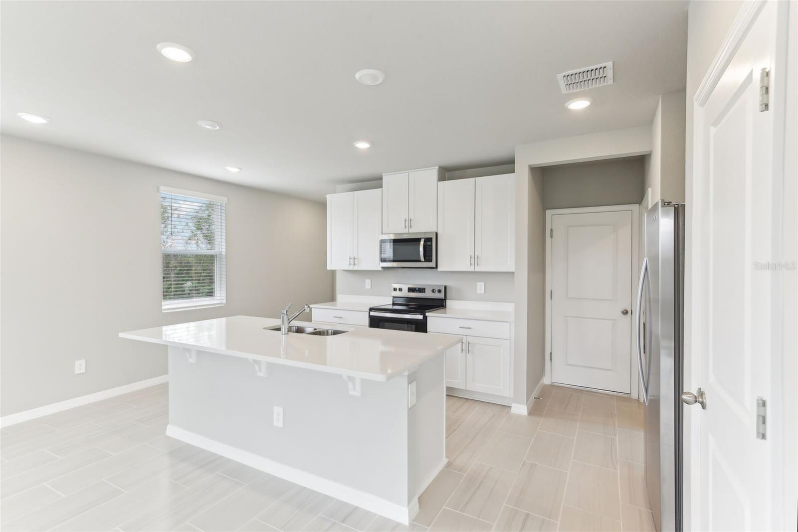 7628 INTREPID RD, WESLEY CHAPEL, FL, 33545