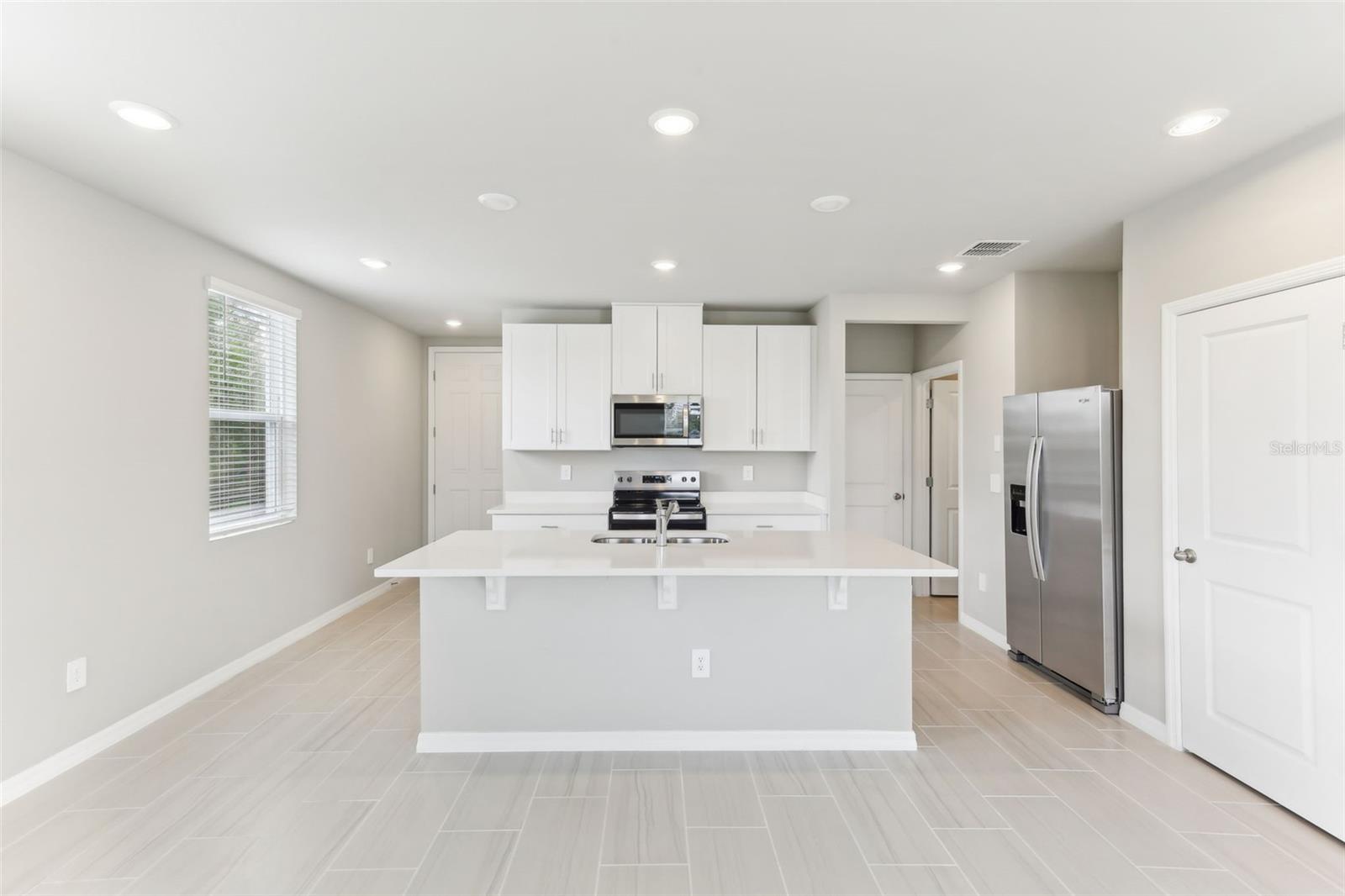 7628 INTREPID RD, WESLEY CHAPEL, FL, 33545