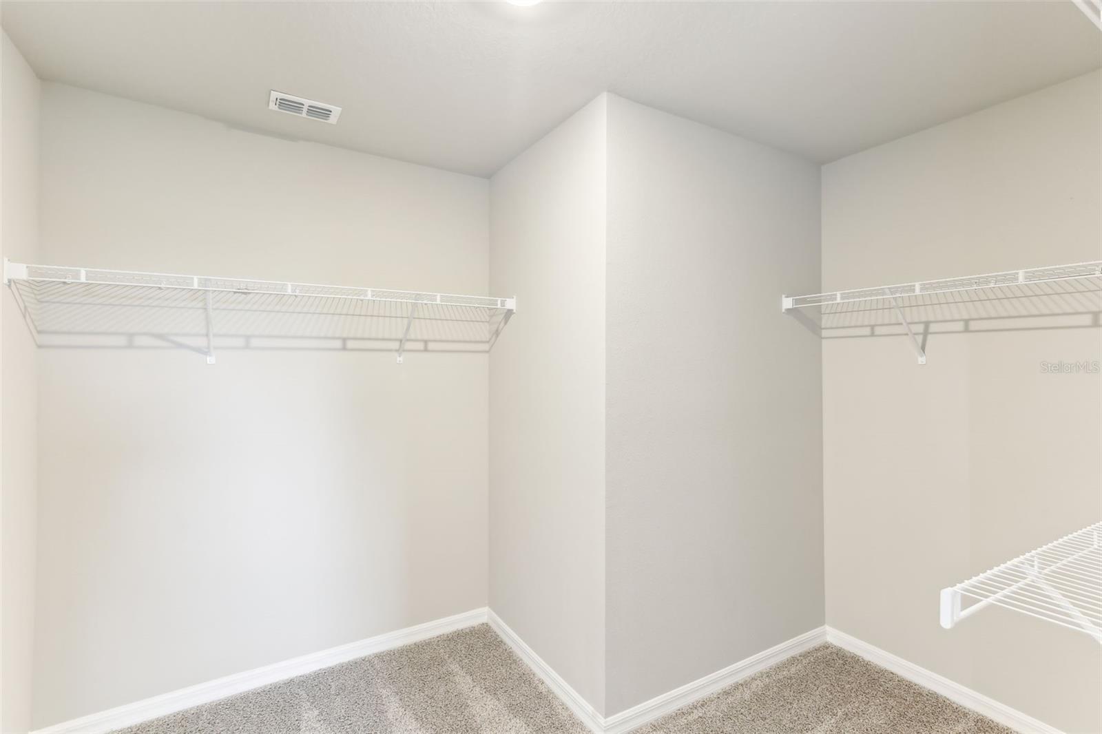 7628 INTREPID RD, WESLEY CHAPEL, FL, 33545