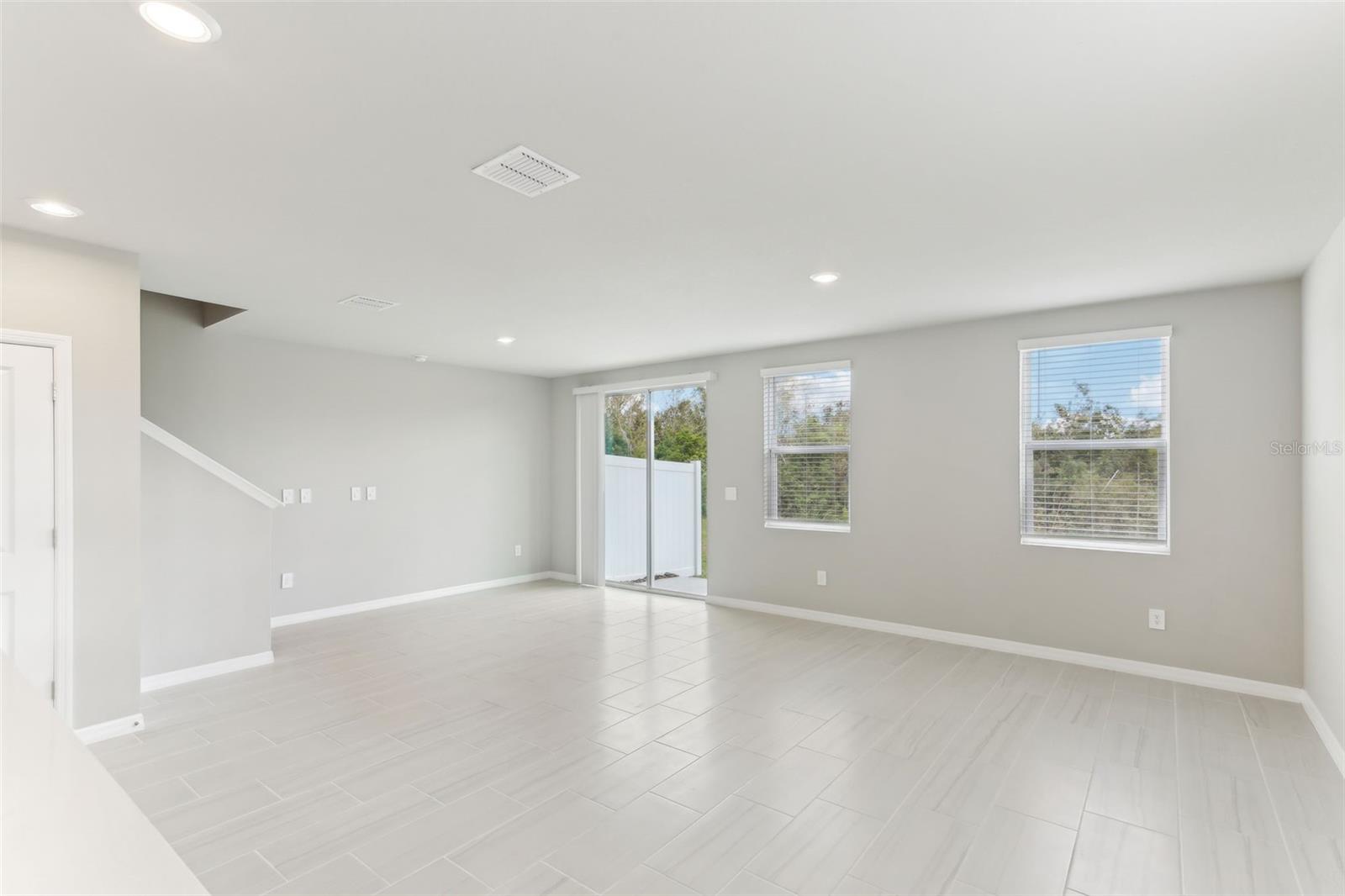 7628 INTREPID RD, WESLEY CHAPEL, FL, 33545