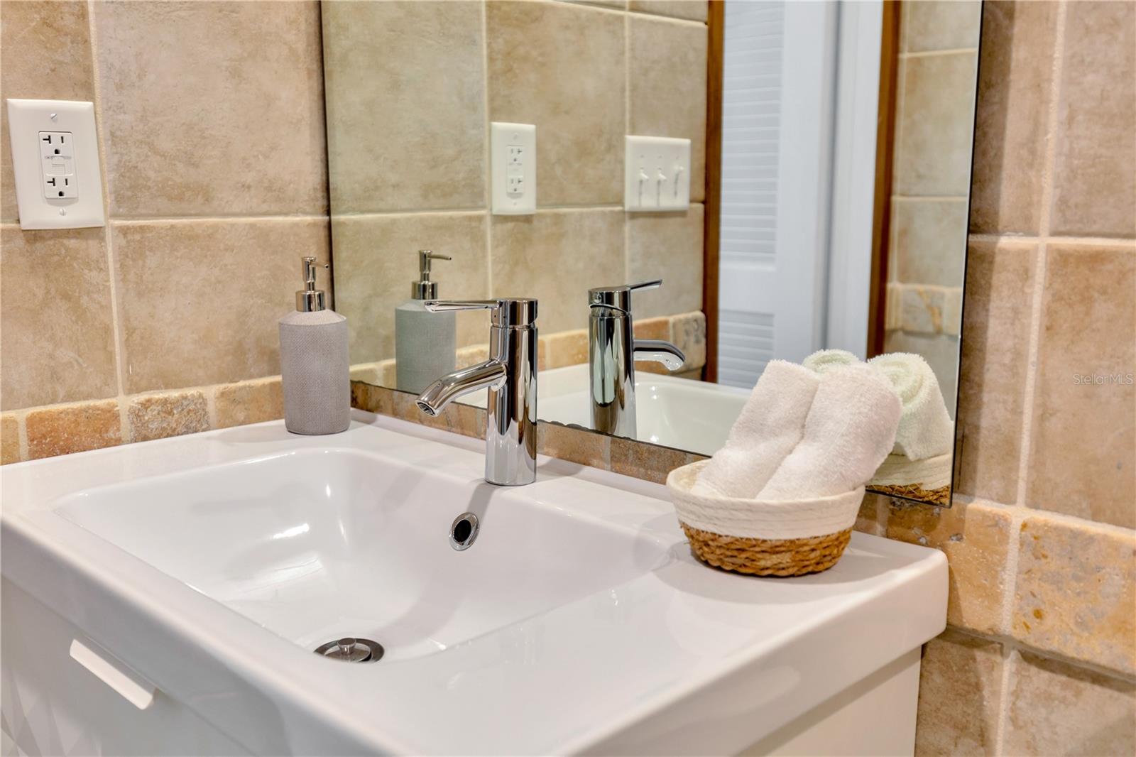 6904 26TH ST W, BRADENTON, FL, 34207