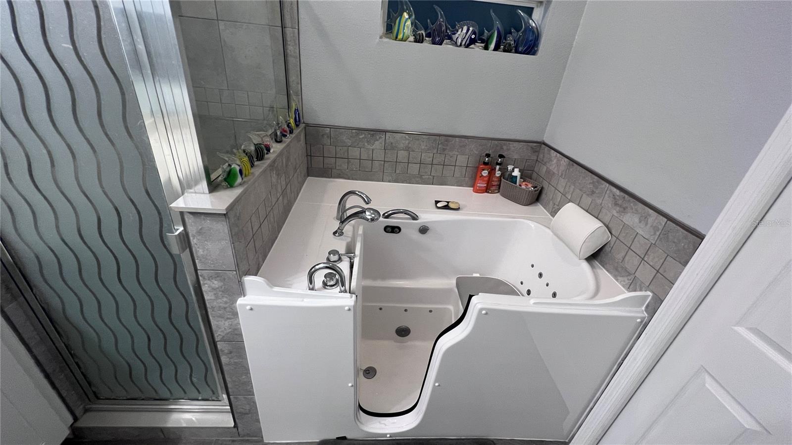 128 W JOHNSON AVE, HAINES CITY, FL, 33844