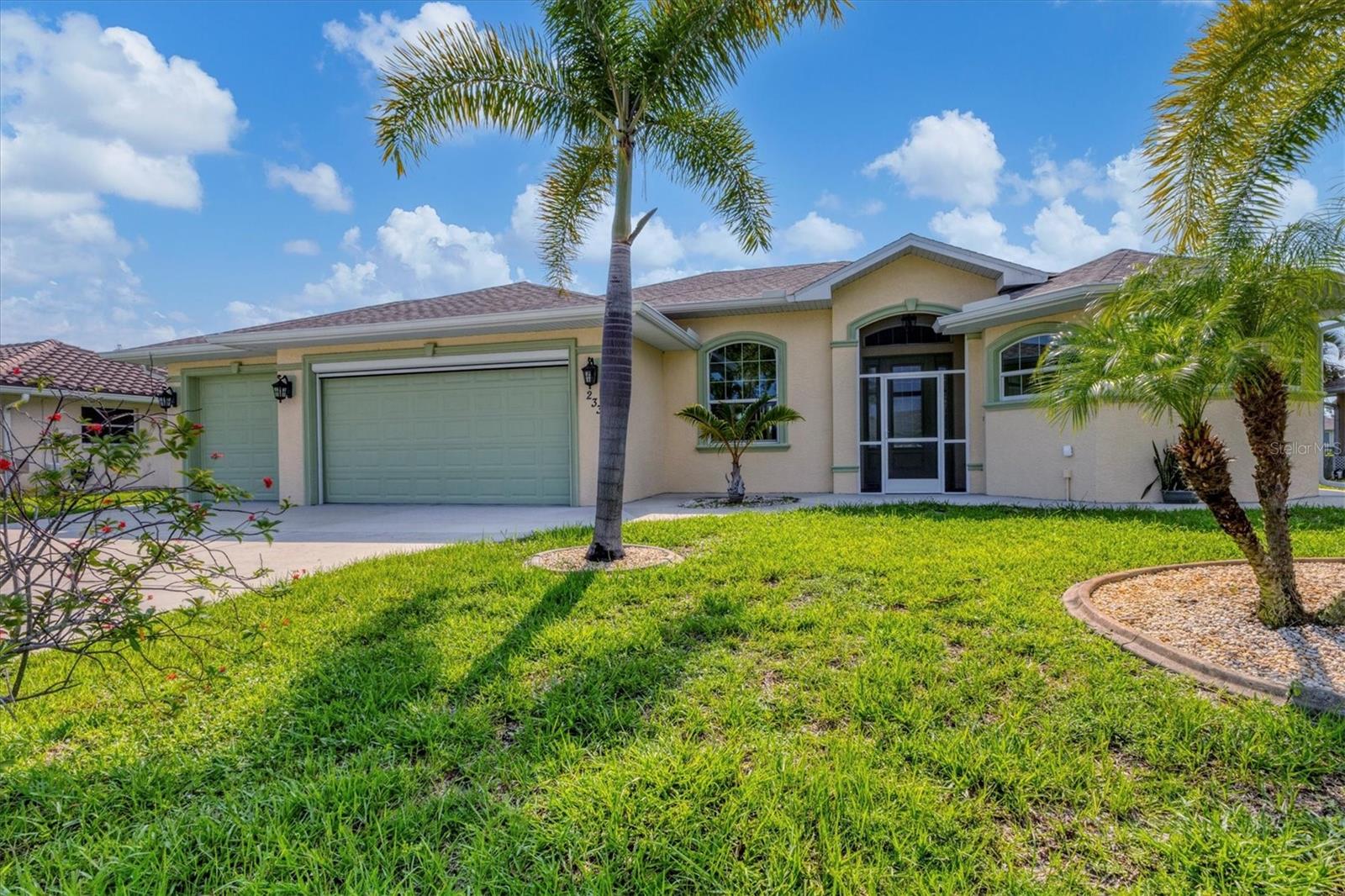 233 FAIRWAY RD, ROTONDA WEST, FL, 33947
