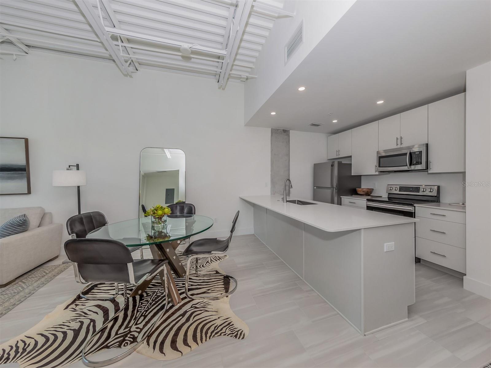 332 COCOANUT AVE #503, SARASOTA, FL, 34236