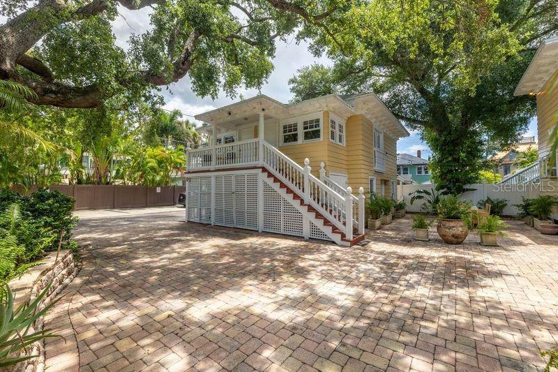 635 BAY ST NE, ST PETERSBURG, FL, 33701