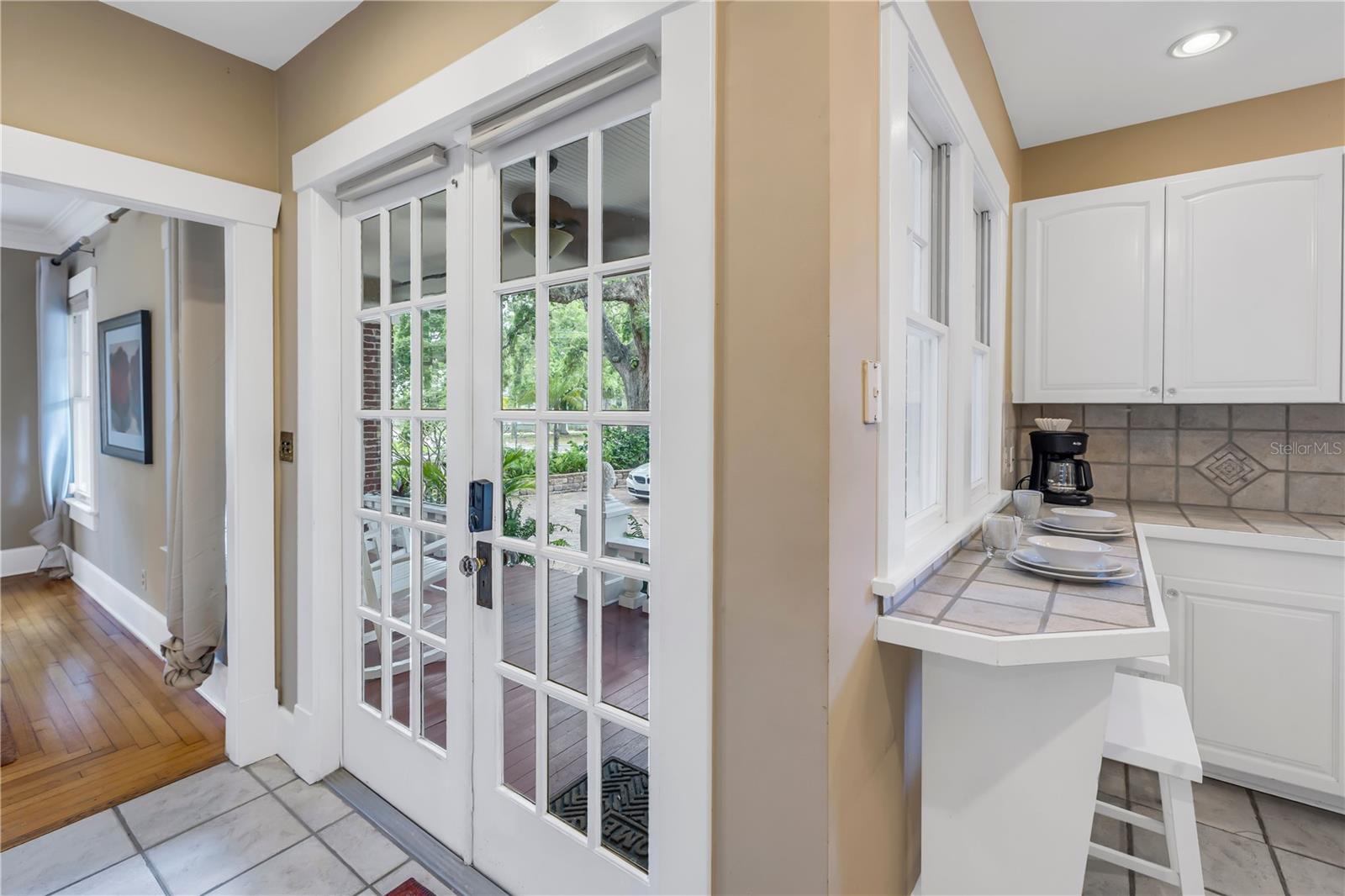 635 BAY ST NE, ST PETERSBURG, FL, 33701