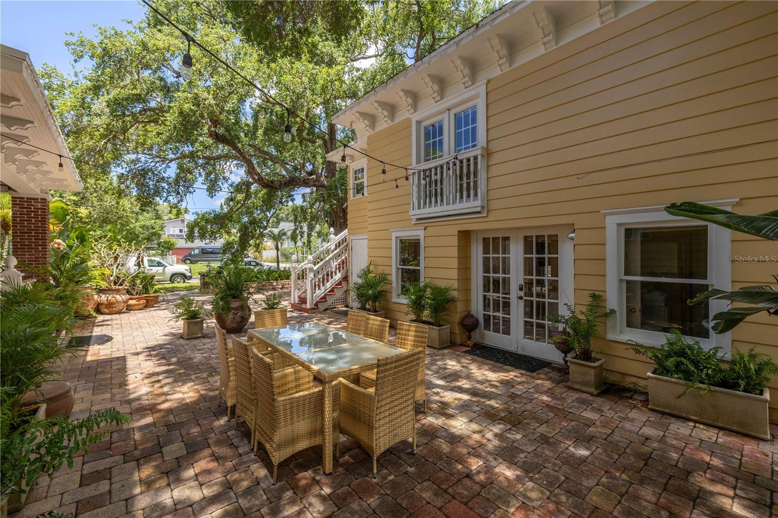 635 BAY ST NE, ST PETERSBURG, FL, 33701