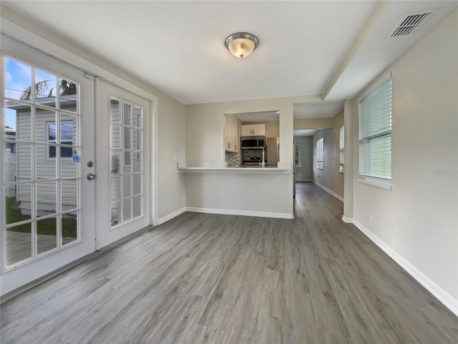 548 47TH AVE N, ST PETERSBURG, FL, 33703