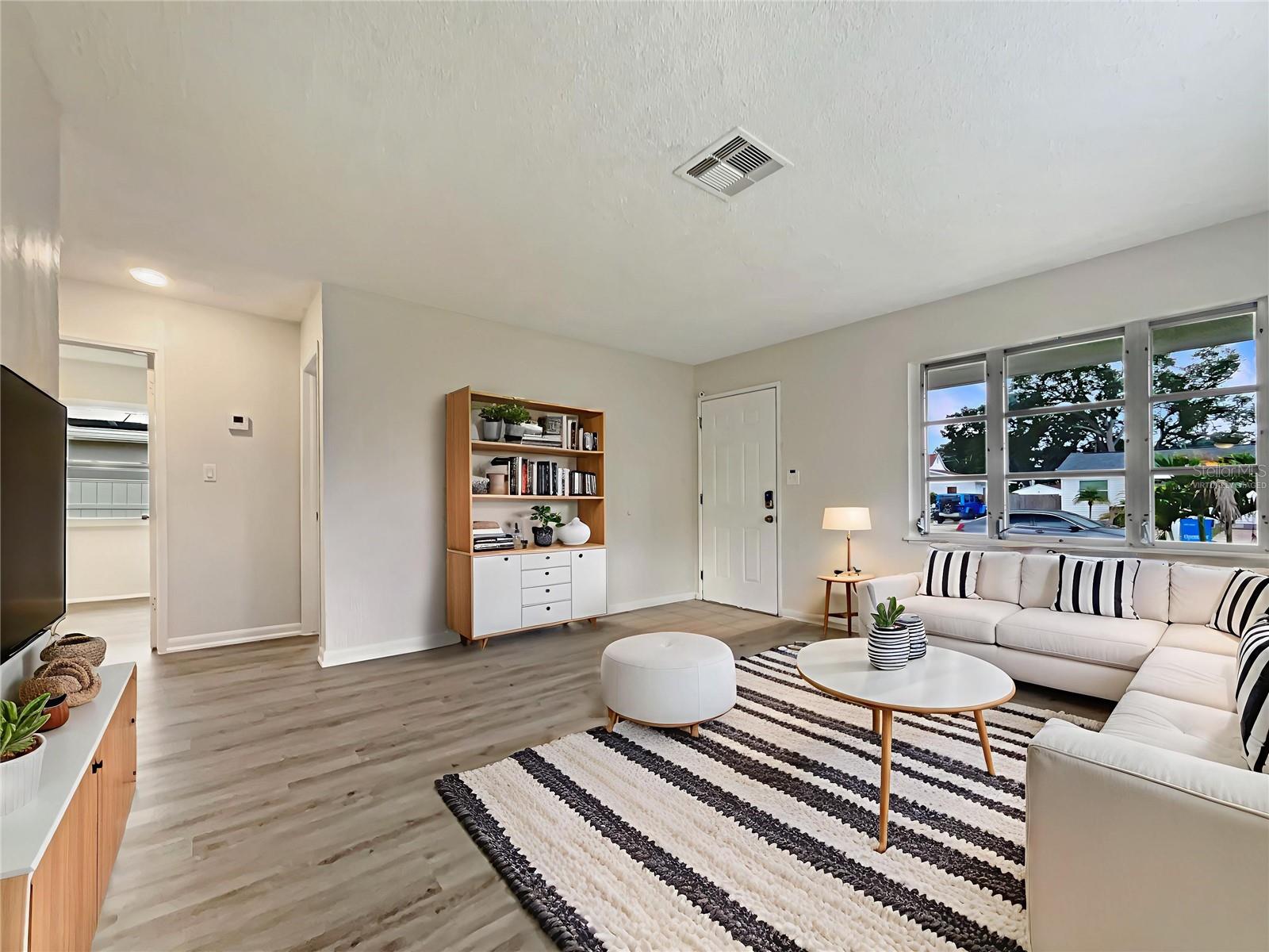 548 47TH AVE N, ST PETERSBURG, FL, 33703