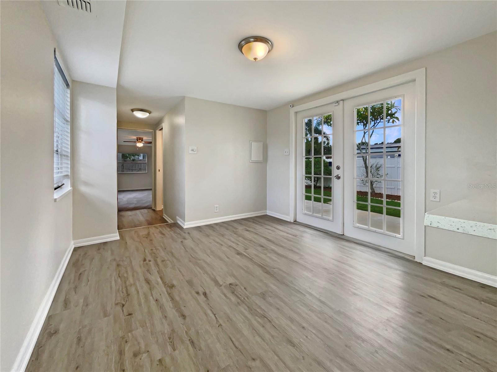 548 47TH AVE N, ST PETERSBURG, FL, 33703