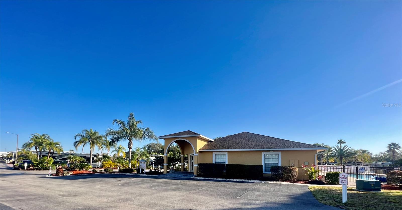 1049 DEER CREEK BLVD, DAVENPORT, FL, 33837