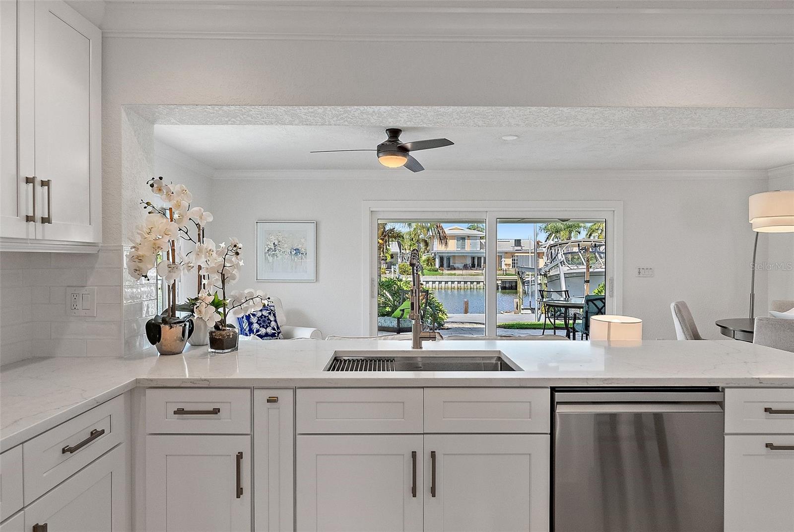 2049 MASSACHUSETTS AVE NE, ST PETERSBURG, FL, 33703