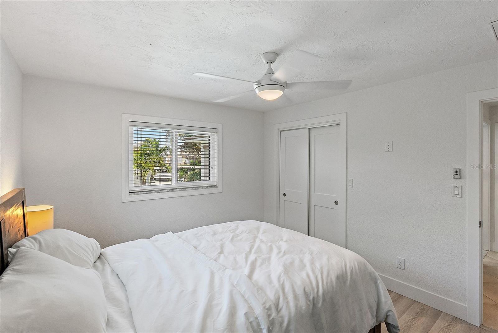 2049 MASSACHUSETTS AVE NE, ST PETERSBURG, FL, 33703