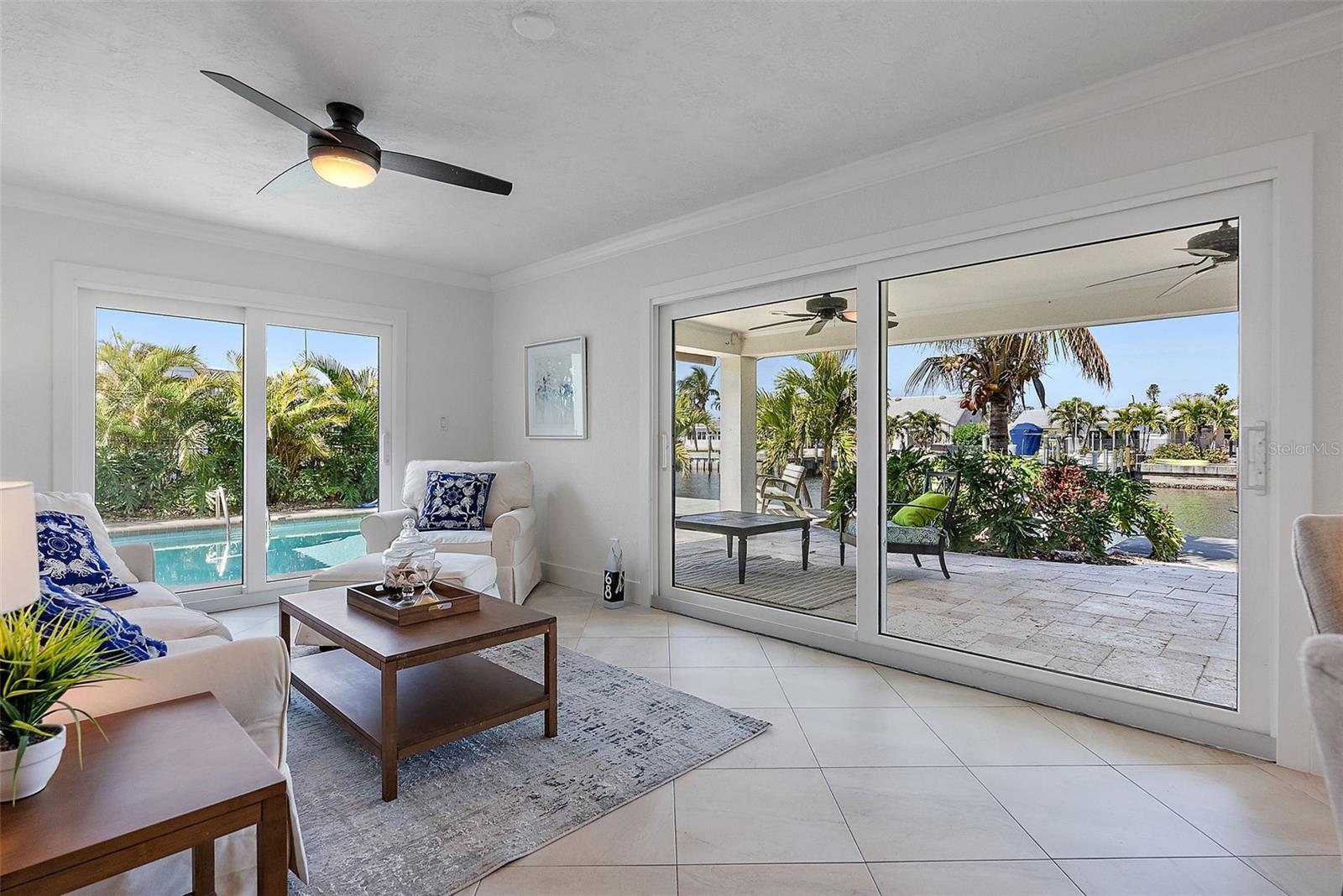 2049 MASSACHUSETTS AVE NE, ST PETERSBURG, FL, 33703