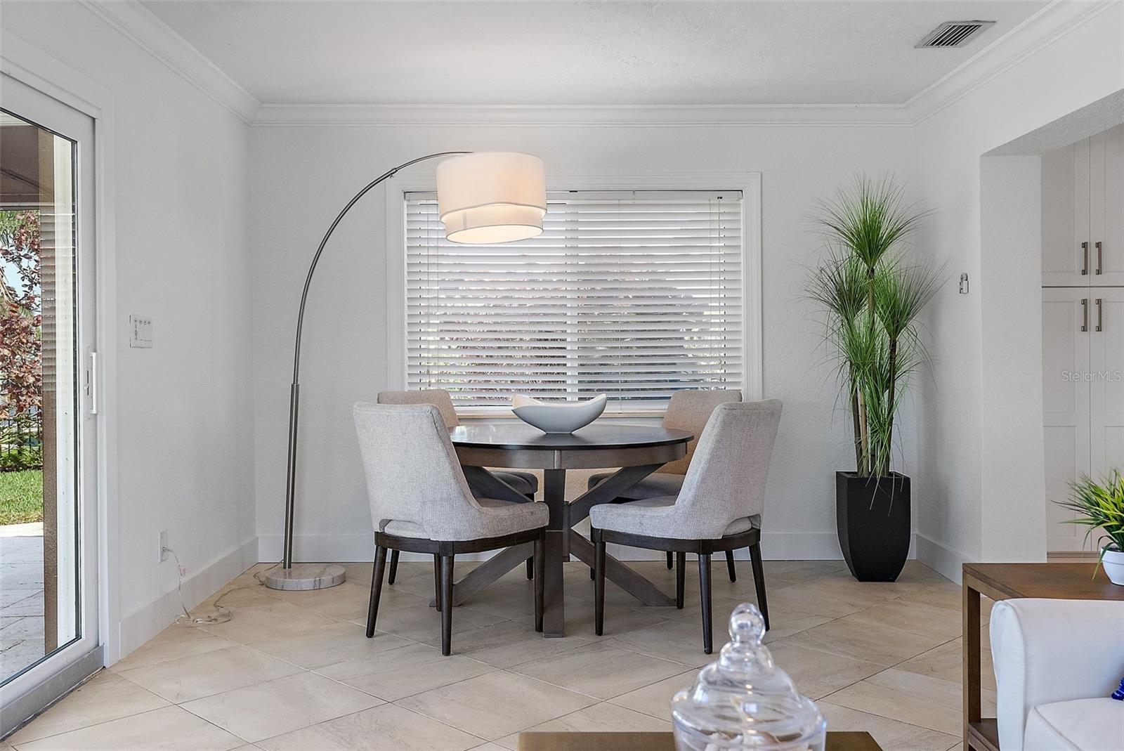 2049 MASSACHUSETTS AVE NE, ST PETERSBURG, FL, 33703